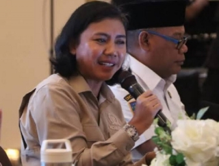 Irine Yusiana Roba Tanggapi Keluhan Warga Soal Saluran Air di Halmahera Timur