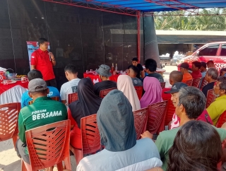 Erigustian Turun Langsung dan Serap Aspirasi Warga Soal Jalan Rusak dan Lampu Jalan