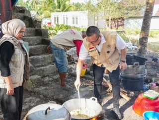 BAGUNA DPD PDI Perjuangan DKI Jakarta Terjun Langsung Bantu Korban Gempa NTT