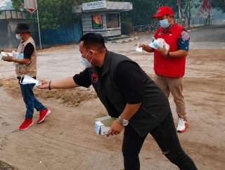 Karhutla, PDI Perjuangan Palangka Raya Bagikan Masker Gratis, Peduli Kesehatan Masyarakat