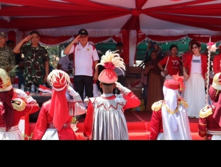 Kamarudin Muten Puji Antusiasme Warga Meriahkan Pawai Pembangunan di Beltim