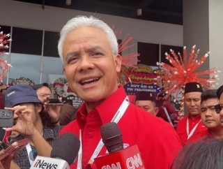 Ganjar Sentil Isu Pilpres 2029: Rakyat Lagi Susah Hadapi Dampak Bencana, Fokus Bekerja!