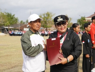 Bupati Endah Berikan Penghargaan Kepada Atlet dan Pelatih Berprestasi dan Luncurkan Puslatkap