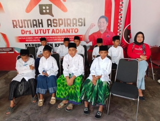 Dapur Marhaen PDI Perjuangan Kebumen Diwarnai Sunatan Massal