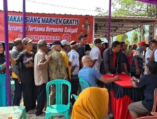 PDI Perjuangan Pekalongan Bagikan 500 Nasi Kotak, Gelar Pengobatan Gratis dan Donor Darah