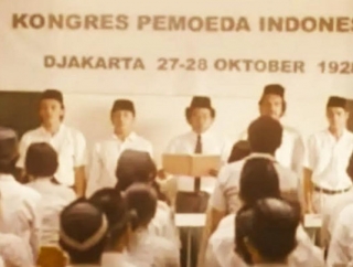 Ki Hajar yang Absen, Soenario yang Sakit, dan Agenda Pendidikan yang Diselamatkan di Menit Terakhir