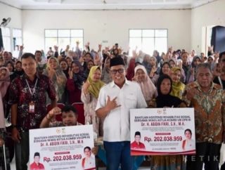 Abidin Fikri Salurkan Alat Bantu Disabilitas Kepada 99 Warga Bojonegoro dan Tuban