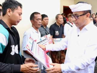 Jaya Negara Serahkan 22 Rumah Layak Huni