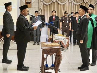 Lantik Pj Sekda Baru, Bupati Gresik Koordinasi Antar-OPD Semakin Kuat