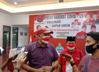 Lawan Covid, Banteng Kota Bekasi Gelar Vaksinasi