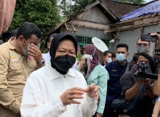 Risma Akan Bangun Lumbung Sosial Bagi Penyintas Gempa Banten