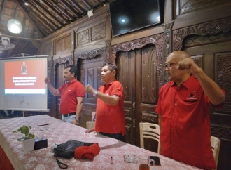 Eko Instruksikan Kader Banteng Yogyakarta Makin Kerja Keras