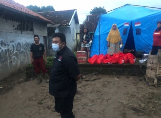 Yudha & Baguna Salurkan Bantuan ke Korban Banjir Bandang 