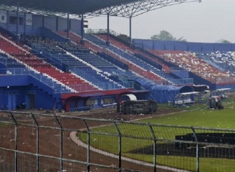 Jokowi: Seluruh Stadion Liga 1,2,3 akan Diaudit Total