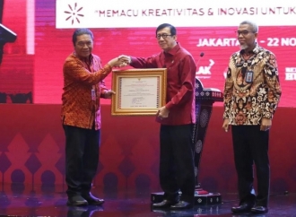 Yasonna Beri Penghargaan Pendaftaran HKI ke Pemprov Banten