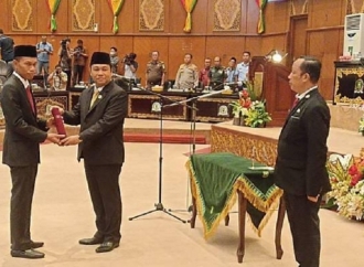 Andi Taufik Sumpah PAW DPRD Riau Fraksi PDI Perjuangan