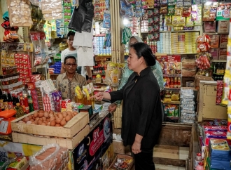 Puan Soroti Sarpras & Kelangkaan Minyakita Saat Cek Harga Sembako di Pasar Indralaya 