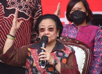 Megawati Ajarkan Kepala Desa Bersikap Saat Menjawab Salam Pancasila