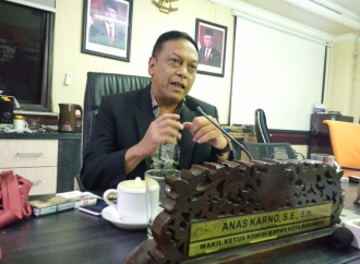 DPRD Kota Surabaya Siap Panggil Dinas Terkait Penataan Kabel Utilitas