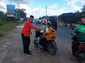 Banteng Lampung Bagikan Ratusan Paket Berbuka Puasa Gratis ke Masyarakat
