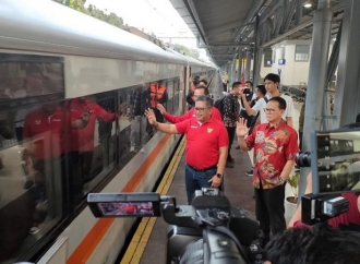 PDI Perjuangan Lepas 9 Gerbong Kereta Api untuk Pemudik & Luncurkan 178 Bus