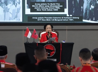 Megawati Bela Jokowi soal Masifnya Pembangunan Infrastruktur