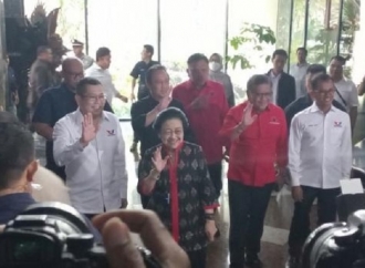 Disambut Hary Tanoe, Megawati Tiba di Markas TPN Ganjar Pranowo