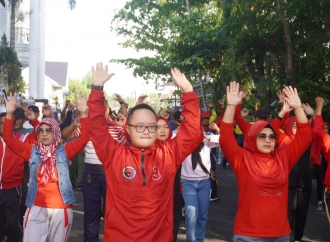 Wabup Sujiwo Sulap Halaman Rumahnya Jadi Trek Joging