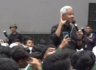 Ganjar Pranowo Disambut Antusias Ribuan Mahasiswa Baru Unpas