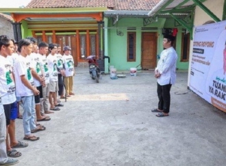 Momen Peringatan Maulid Nabi, Relawan SDG Ajak Warga Gotong Royong Buat Indah Musala di Karawang