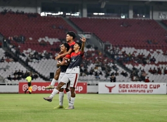 Sebelum Final Liga Kampung Soekarno Cup, Pemain Legenda Indonesia Bermain
