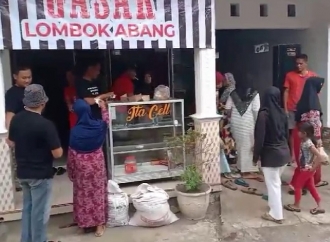 Relawan Gama Gasak Lombok Abang Magelang Gelar Pasar Murah