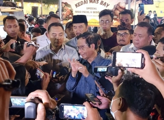 Mahfud MD Serap Harapan Pelaku UMKM hingga Ojol di Warkop Surabaya 