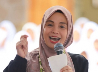 Sonny T Danaparamitha: Siti Atikoh Sosok Perempuan Hebat di Balik Kesuksesan Ganjar Pranowo