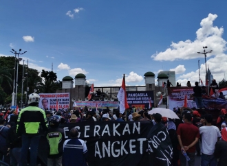 Teriakkan 'Turunkan Jokowi' Menggema saat Massa Desak Pemakzulan Jokowi di Depan Gedung DPR