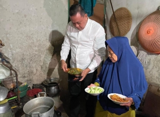 Tri Pilih Blusukan ke Rumah Warga Tak Mampu Saat Ramadan