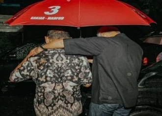 Foto Bareng Mantan Wakil Jokowi, Ganjar Pranowo: Teman Seperjuangan Tak Akan Balik Kanan