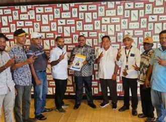 Pilkada Manokwari, Bupati Hermus Indou Diusulkan Duet dengan Ketua PSI Papua Barat