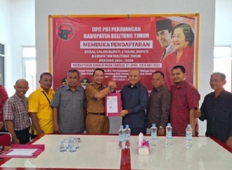 Bupati Petahana Belitung Timur Burhanudin Daftar Calon Bupati ke PDI Perjuangan untuk Pilkada 2024