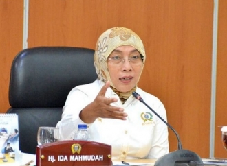 Ida Mahmudah Desak Pemprov DKI Perbaiki Trotoar yang Rusak di Jaktim