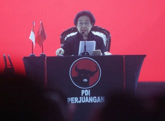Banteng Kota Surabaya dengarkan Sambutan Ibu Megawati Soekarnoputri via Daring