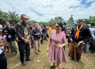 Hadiri Festival Budaya Grebek Suro, Karolin Apresiasi Keharmonisan Antar Suku Bangsa