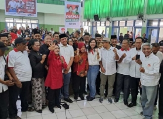 Risma-Gus Hans Ajak Relawan Aktif Jemput Aspirasi Rakyat