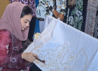 Mitha – Wurja Temui Perajin Batik Hingga Ribuan Pendukungnya di Berbagai Desa