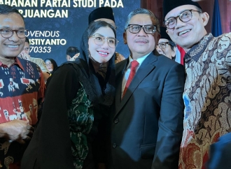  Novita Hardini Ucapkan Selamat atas Diraihnya Gelar Doktor oleh Sekretaris Jenderal PDI Perjuangan Hasto Kristiyanto 