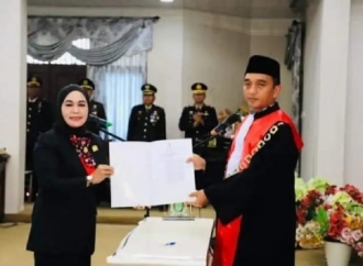 Ukir Sejarah, Hj Sumiarti Perempuan Pertama Jabat Ketua DPRD Rohul dari PDI Perjuangan