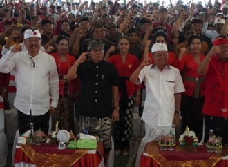 Ribuan Warga Gianyar Tekad Bulat Menangkan Koster-Giri dan AMAN