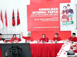 Sekjen PDI Perjuangan Pimpin Rapat Konsolidasi Internal Pemenangan Risma-Gus Hans di Jatim