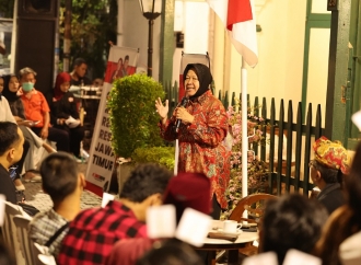 Risma-Gus Hans Diskusi dengan Anak Muda, Eri Teriakkan “Risma-Gus Hans Menang Resik-resik Jatim"