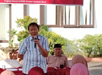 Albert Hendra Lukman Perjuangkan Pendidikan Anak Melalui Reses di Kota Padang